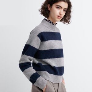Uniqlo LAMBSWOOL Crop Striped  Sweater - Gray & Navy size XS